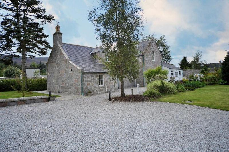 Schoolhouse Bed & Breakfast Ballater Bagian luar foto